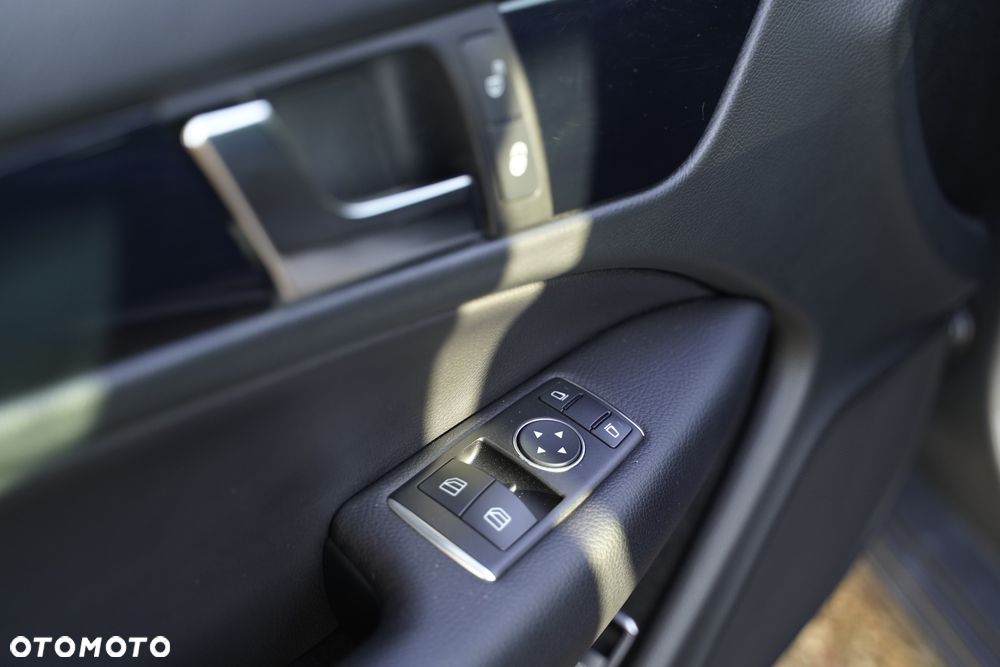 Mercedes-Benz Klasa C 180 BlueEFFICIENCY - 30