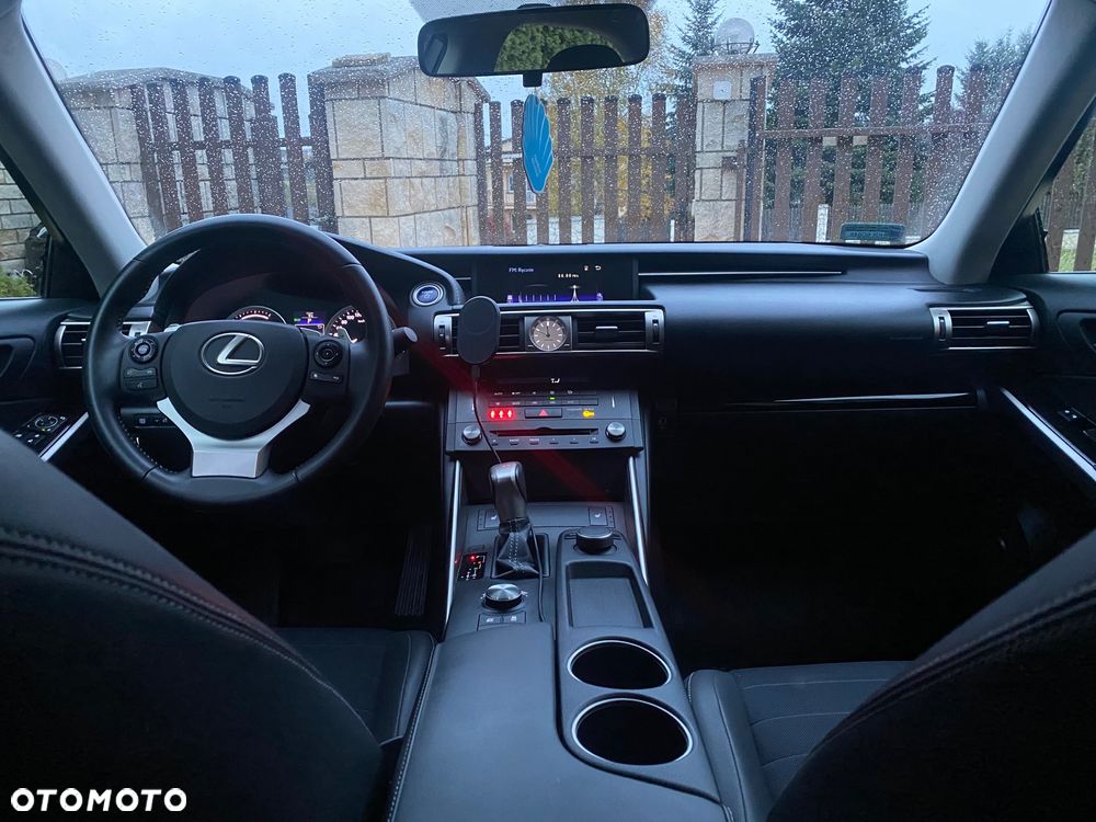 Lexus IS 300h Elite - 6