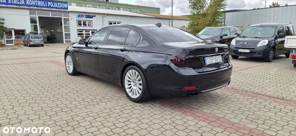 BMW Seria 7 750i - 2