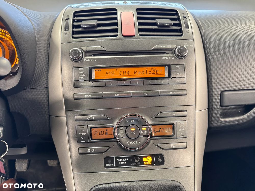 Toyota Auris 1.4 VVT-i Team - 11