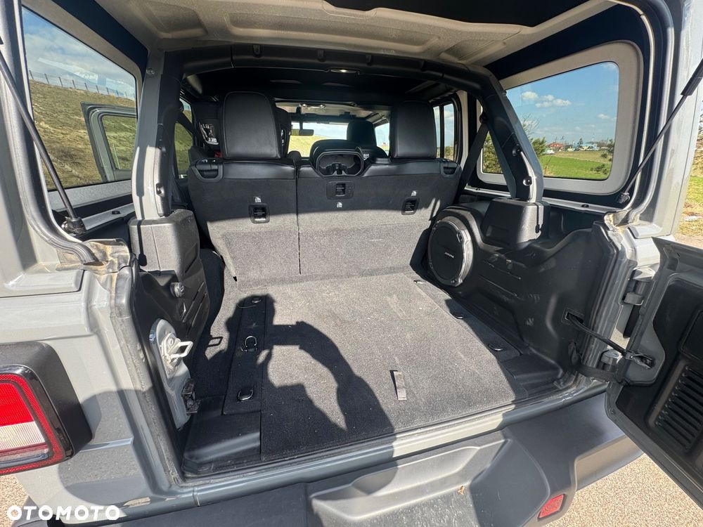 Jeep Wrangler Unlimited 3.6 Automatik Sahara - 8