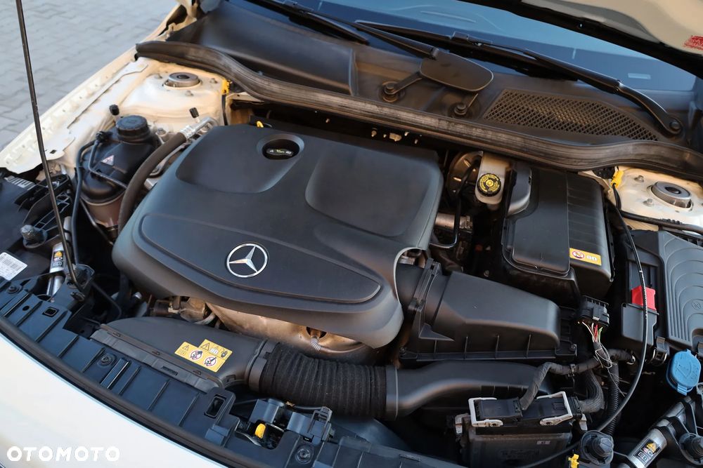 Mercedes-Benz GLA 250 7G-DCT Style - 34