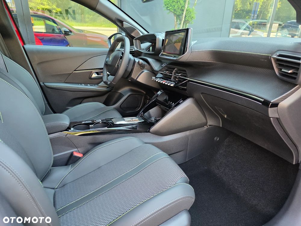 Peugeot 208 1.2 mHEV GT - 23