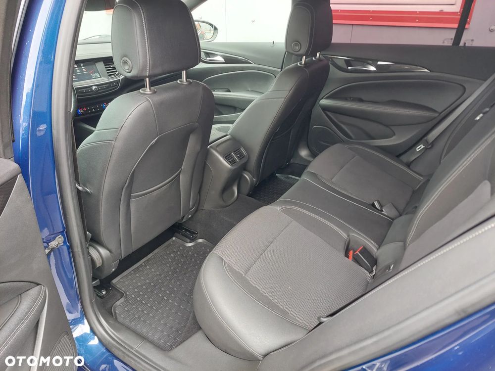 Opel Insignia - 18
