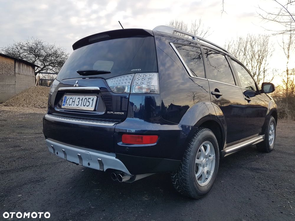 Mitsubishi Outlander 2.0 DID Intense + - 3
