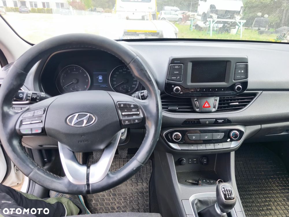 Hyundai i30 1.4 Comfort - 14