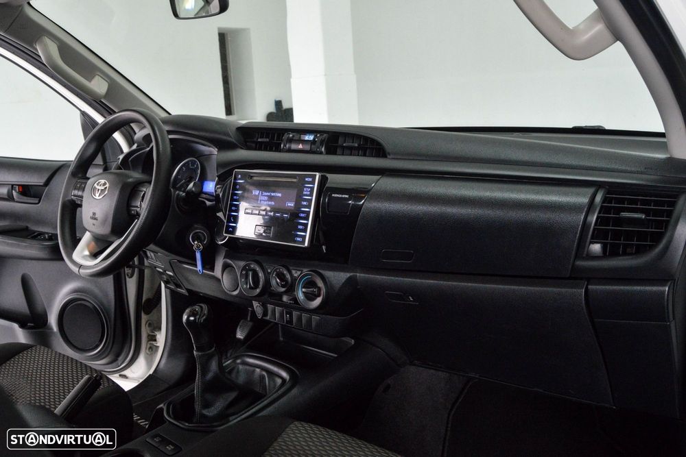 Toyota Hilux 2.4 D-4D 4X2 Cabine Extra 3L - 8