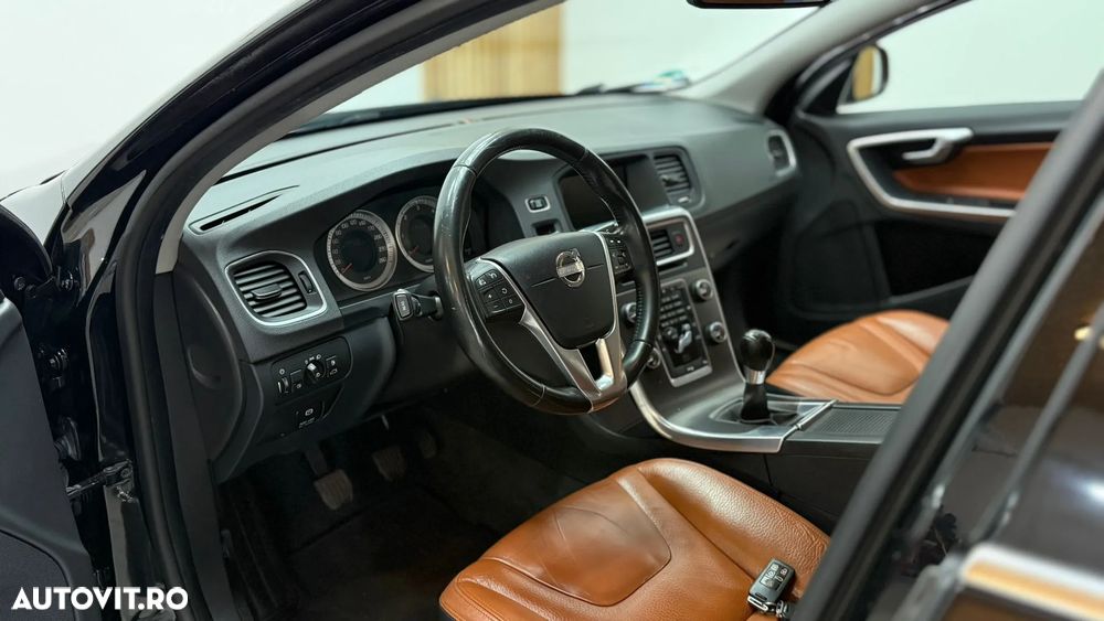 Volvo V60 D3 Momentum - 6