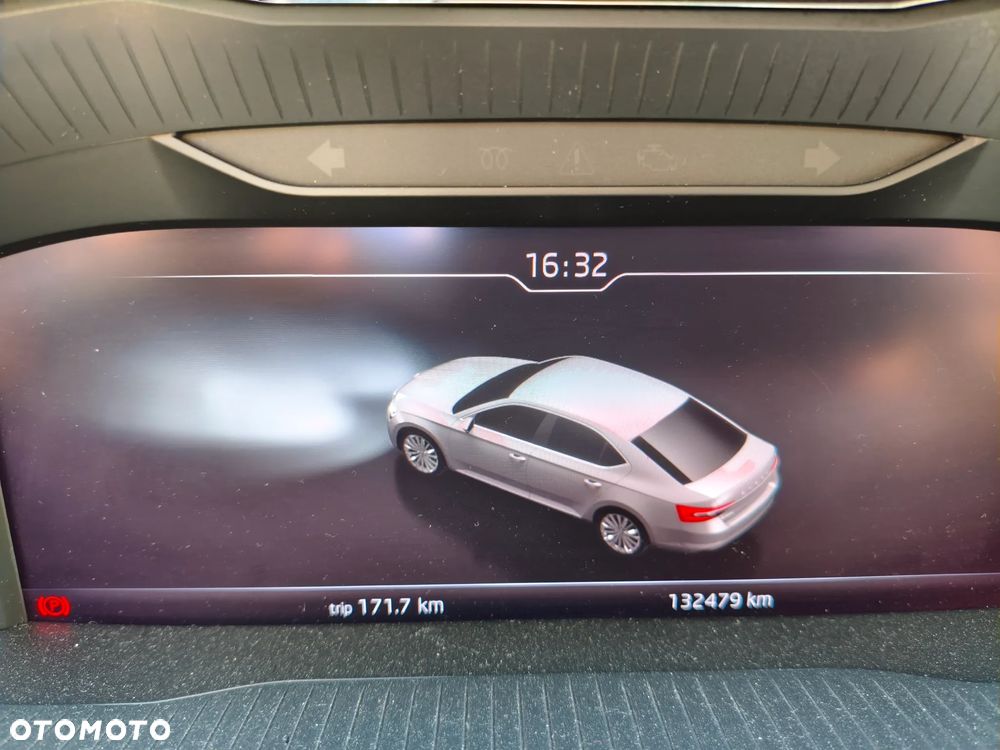 Skoda Superb 2.0 TDI Ambition - 8