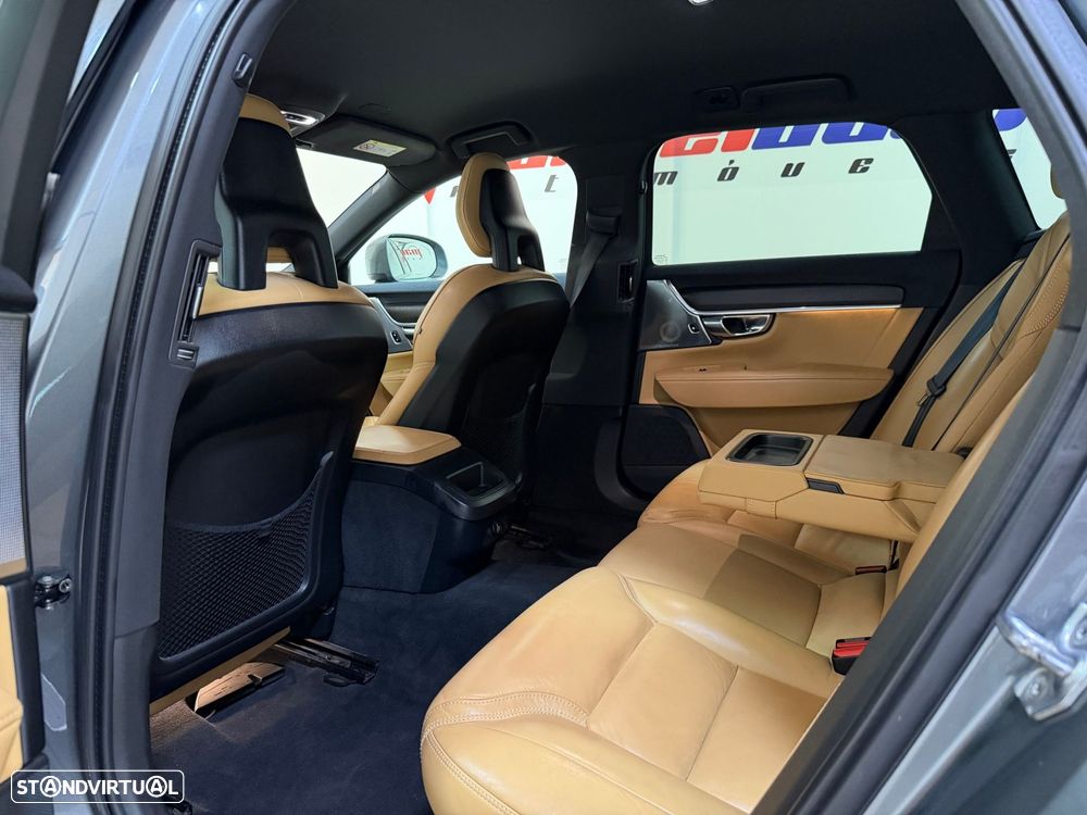 Volvo V90 Cross Country 2.0 D4 Pro AWD Geartronic - 52