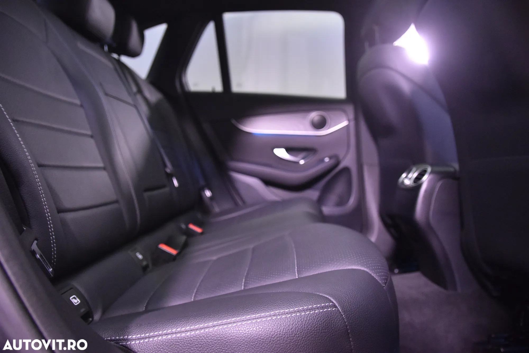 Mercedes-Benz GLC 300 e 4MATIC - 12