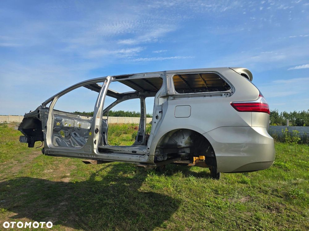 TOYOTA Sienna 2015r Karoseria Błotnik tył ćwiartka dach próg podłoga słupek - 1