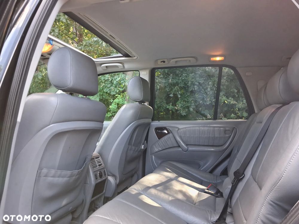 Mercedes-Benz ML - 8