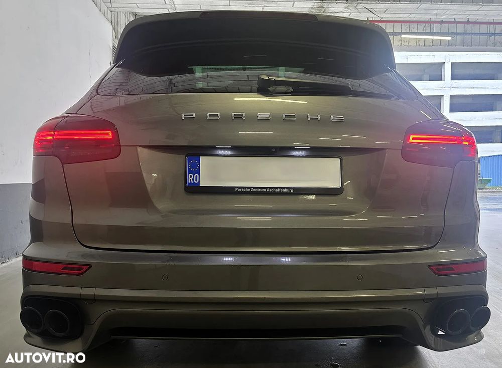 Porsche Cayenne - 12
