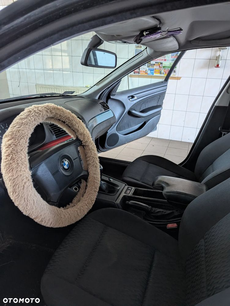 BMW Seria 3 316i - 5
