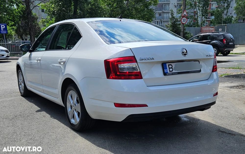 Skoda Octavia 2.0 TDI ELEGANCE - 4