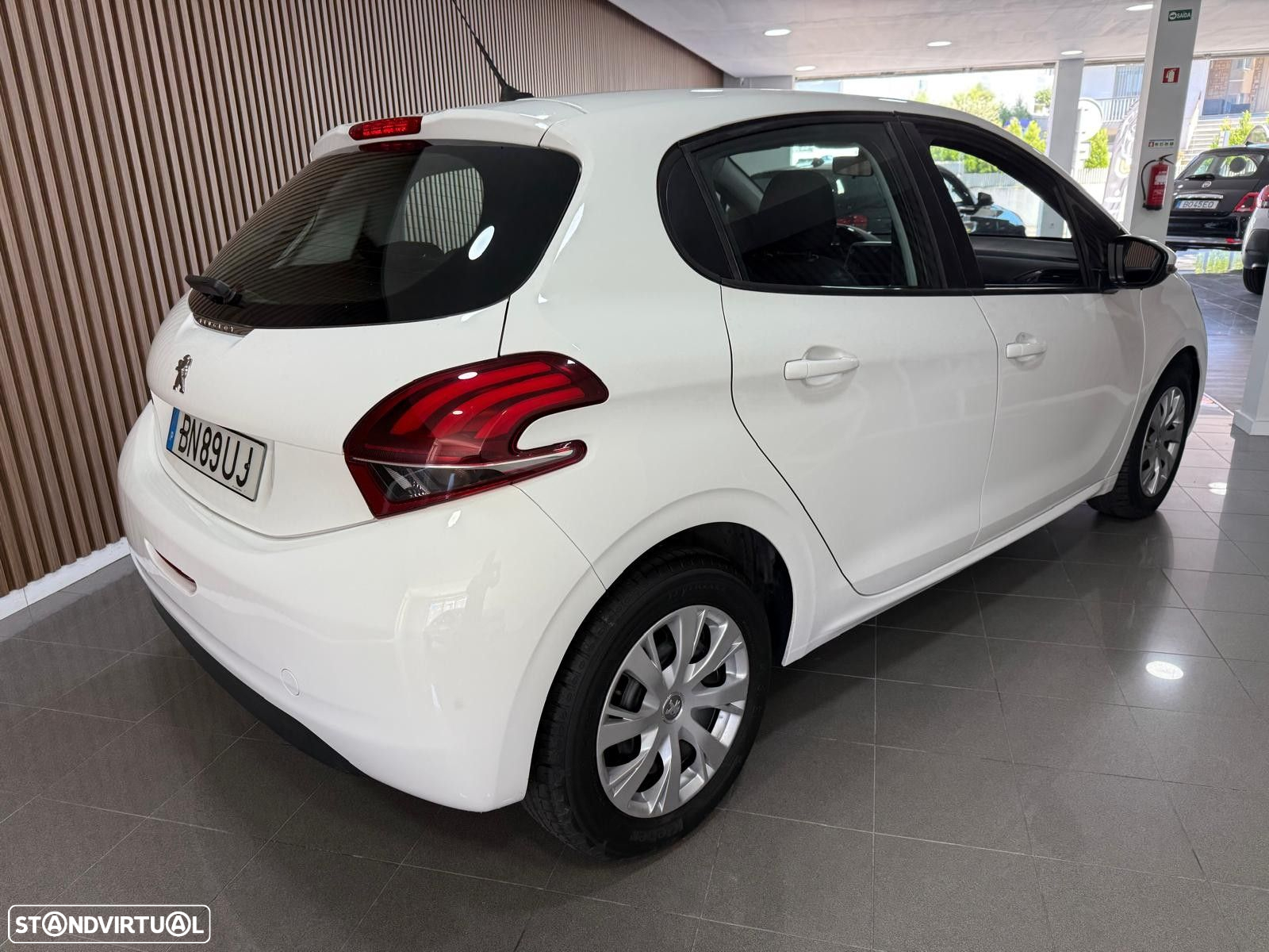 Peugeot 208 - 2