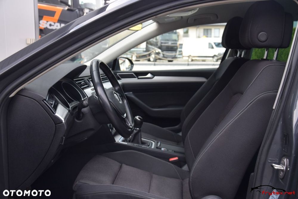 Volkswagen Passat - 17