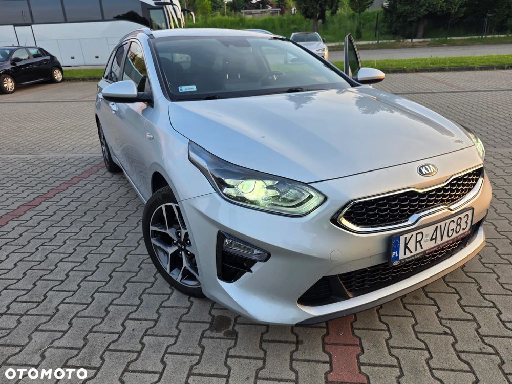 Kia Ceed 1.6 CRDi mHEV M DCT - 1
