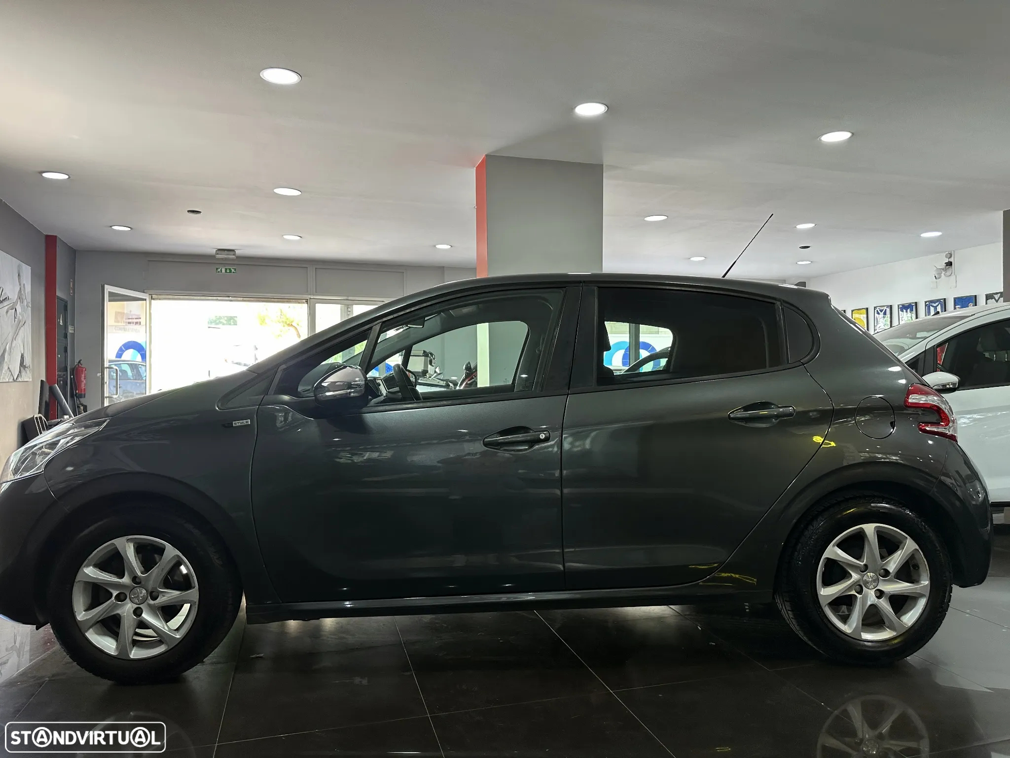 Peugeot 208 1.2 PureTech Style - 8
