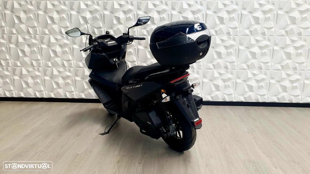 Kymco Skytown - 11