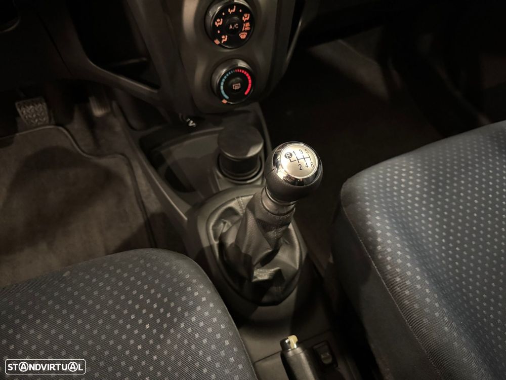 Toyota Yaris 1.4 D-4D SE Sport - 34