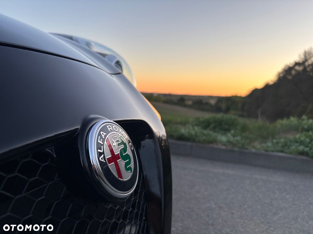 Alfa Romeo 4C - 16
