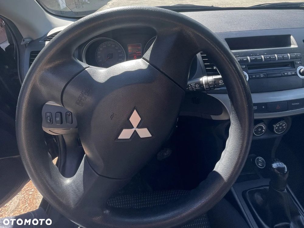 Mitsubishi Lancer - 8