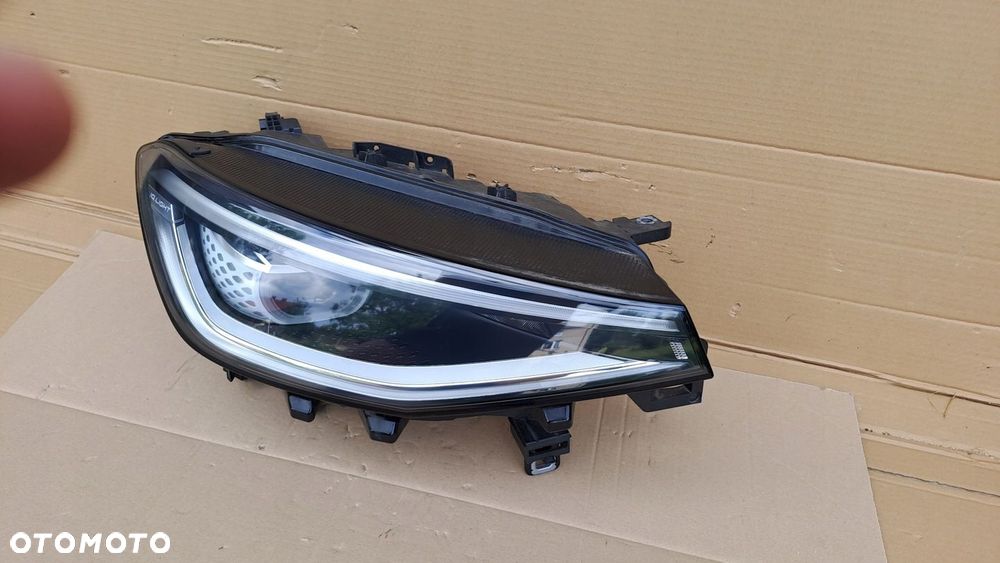 VW ID4 ID4 PRAWA LAMPA PRAWY PRZÓD 11B941036 ŁADNA UŻYWANA - 2