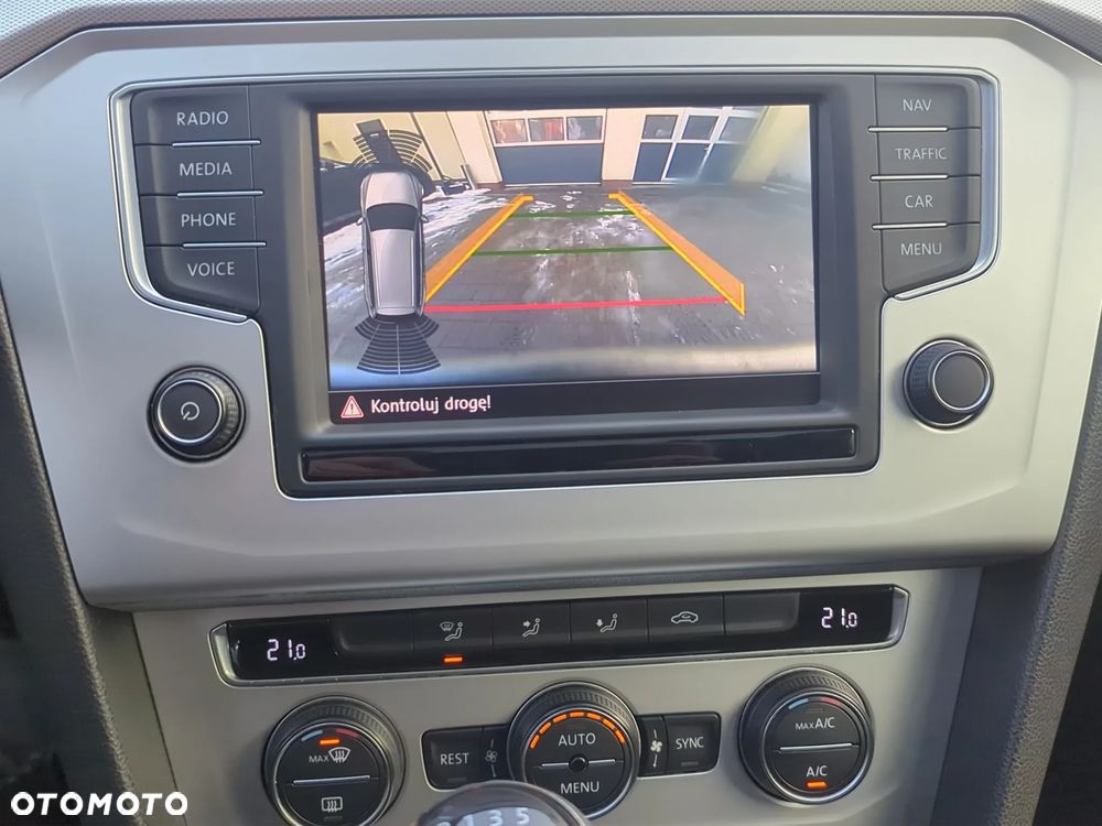 Volkswagen Passat - 30