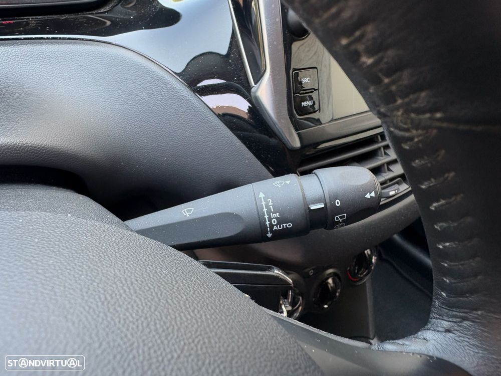 Peugeot 208 1.2 PureTech Signature - 19