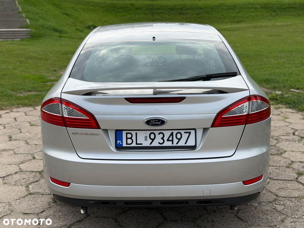 Ford Mondeo 2.5 Ghia - 11