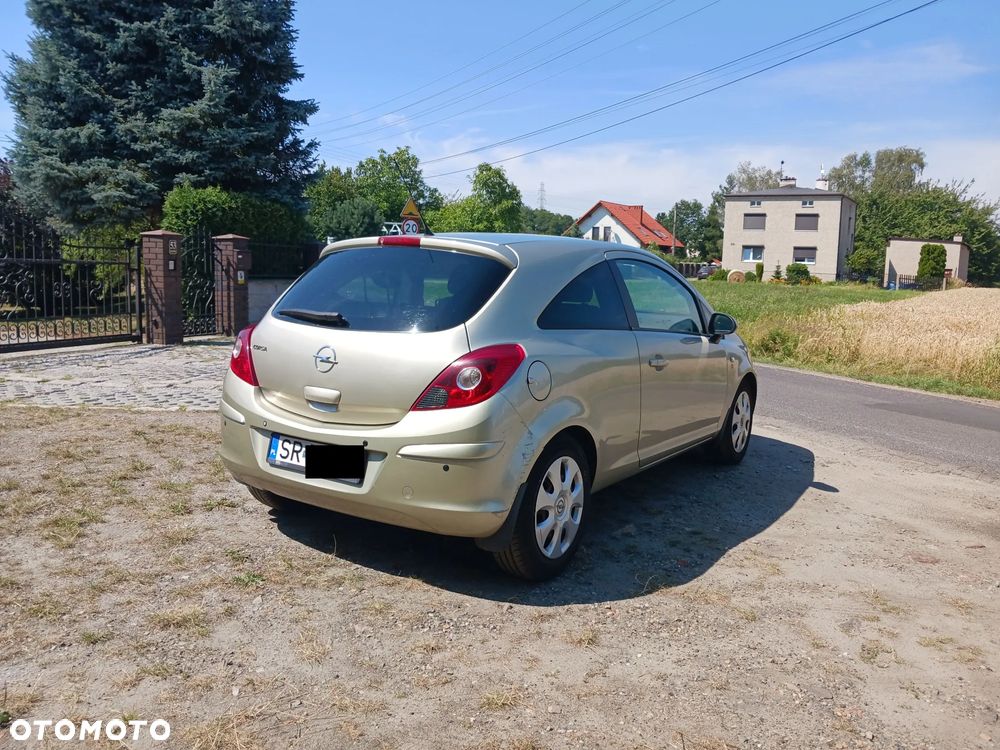 Opel Corsa 1.2 16V Cosmo - 4