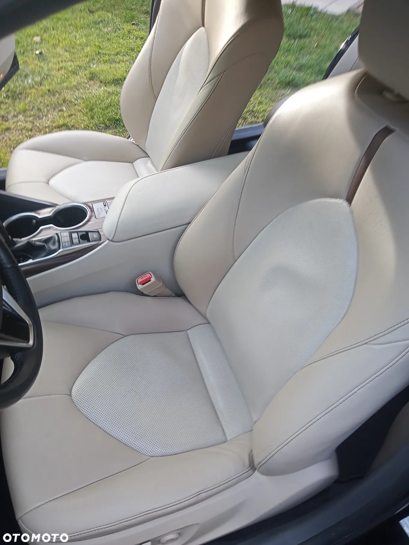 Toyota Camry 2.5 Hybrid Executive CVT - 6