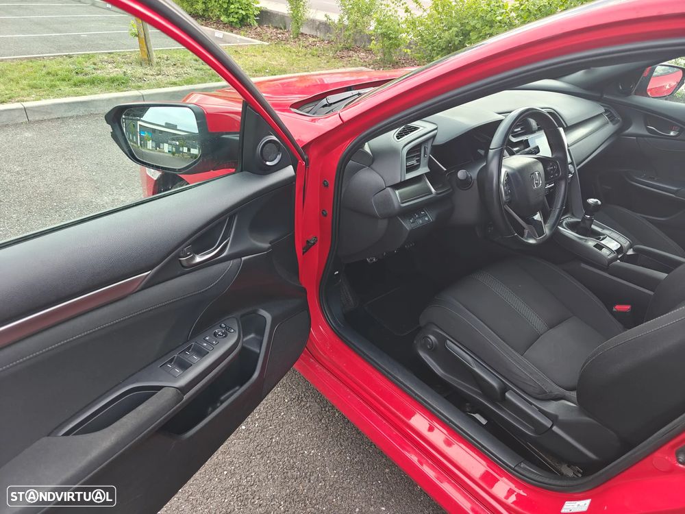 Honda Civic 1.0 i-VTEC Executive - 19