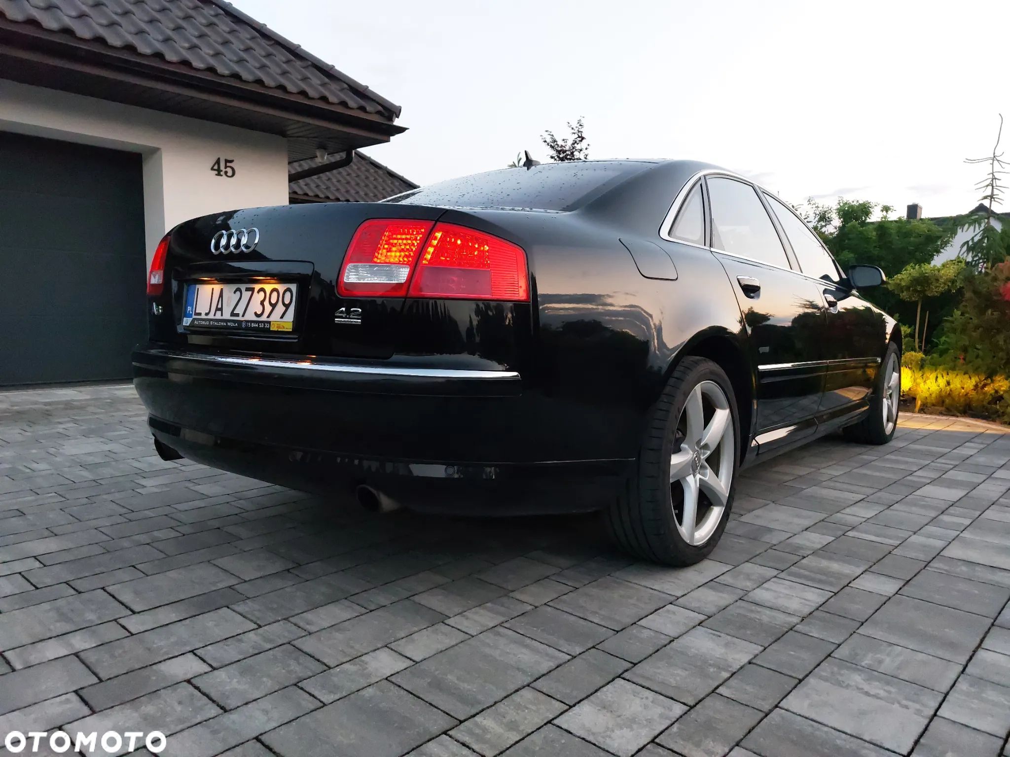 Audi A8 4.2 FSI Quattro - 1