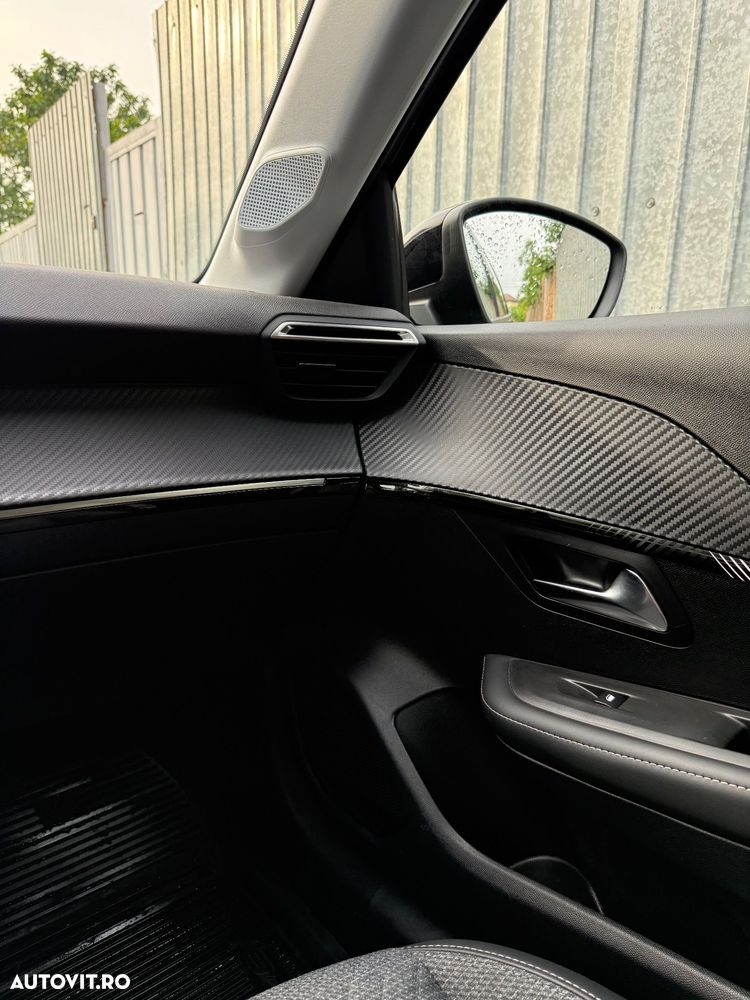 Peugeot 208 1.2L e-DCS6 MHEV Allure - 8