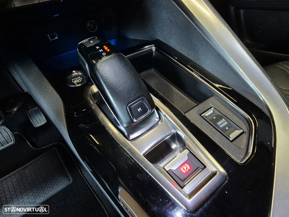 Peugeot 3008 1.5 BlueHDi Allure Pack EAT8 - 20