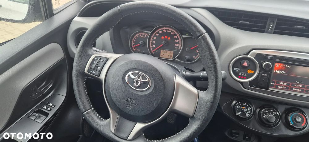Toyota Yaris 1.0 Premium - 12