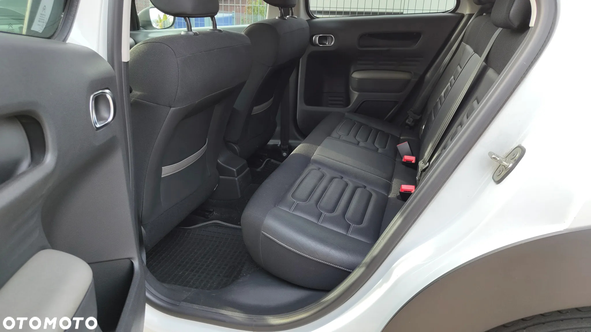 Citroën C4 Cactus 1.2 PureTech Shine Edition S&S ETG - 8