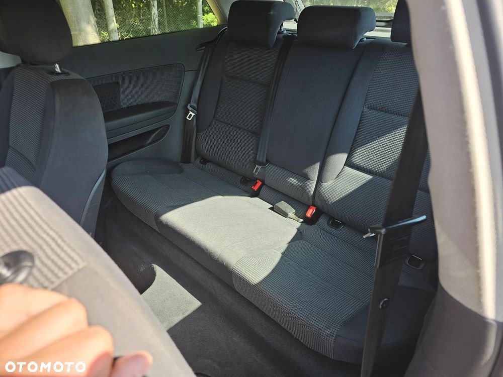 Audi A3 3-drzwiowe 1.6 tiptronic Attraction - 11