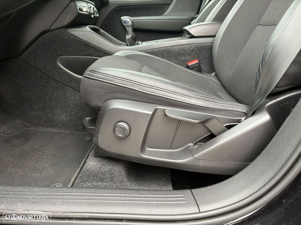 Volvo XC 40 1.5 T3 Momentum Tech Edition - 13