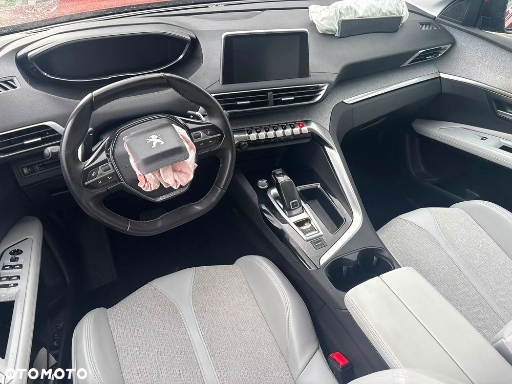 Peugeot 3008 PureTech 130 Stop & Start GPF EAT8 Allure - 17