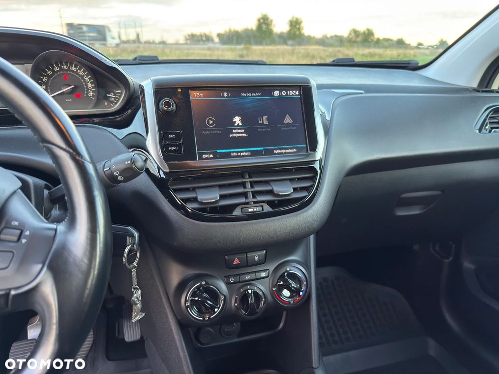 Peugeot 208 - 17
