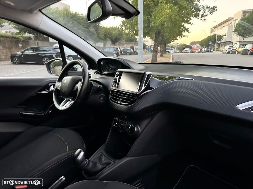 Peugeot 208 1.6 BlueHDi Style - 54
