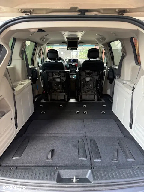 Chrysler Town & Country 3.6 Touring - 22