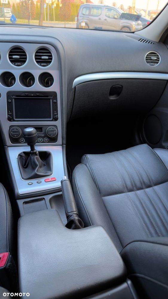 Alfa Romeo 159 2.4 JTDM 20V DPF Distinctive - 24