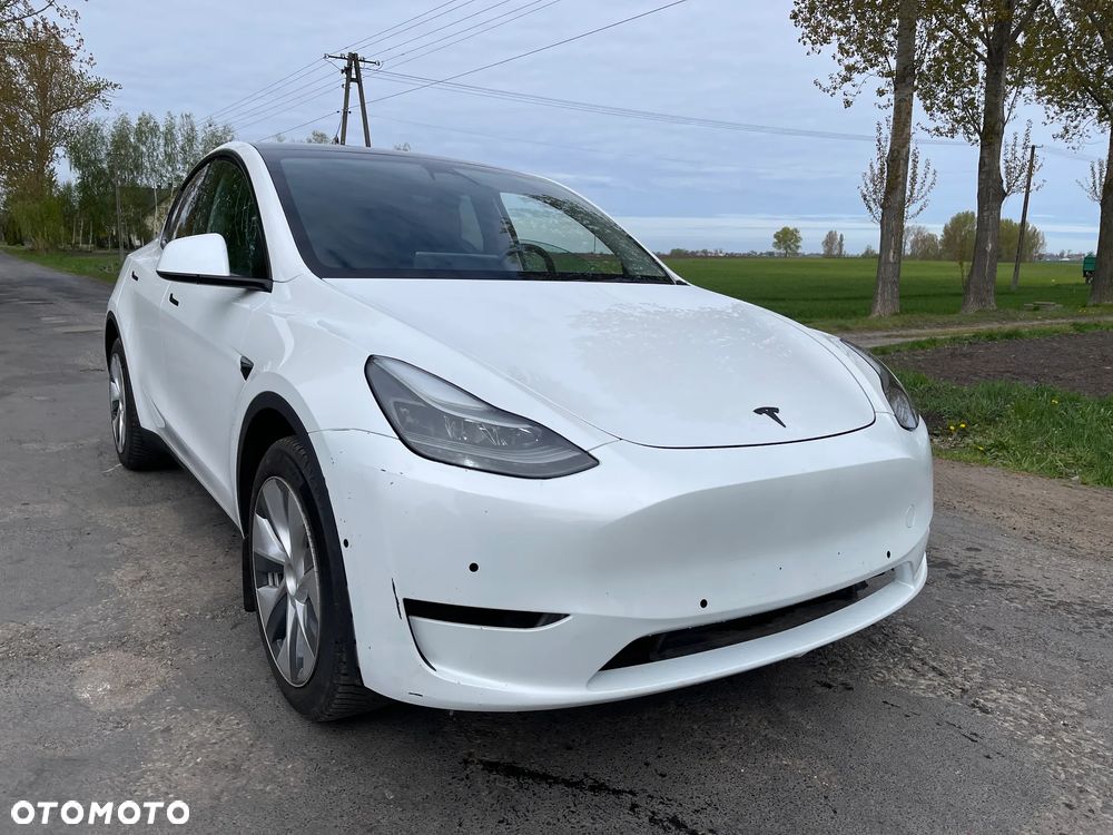 Tesla Model Y Long Range Dual Motor AWD - 28
