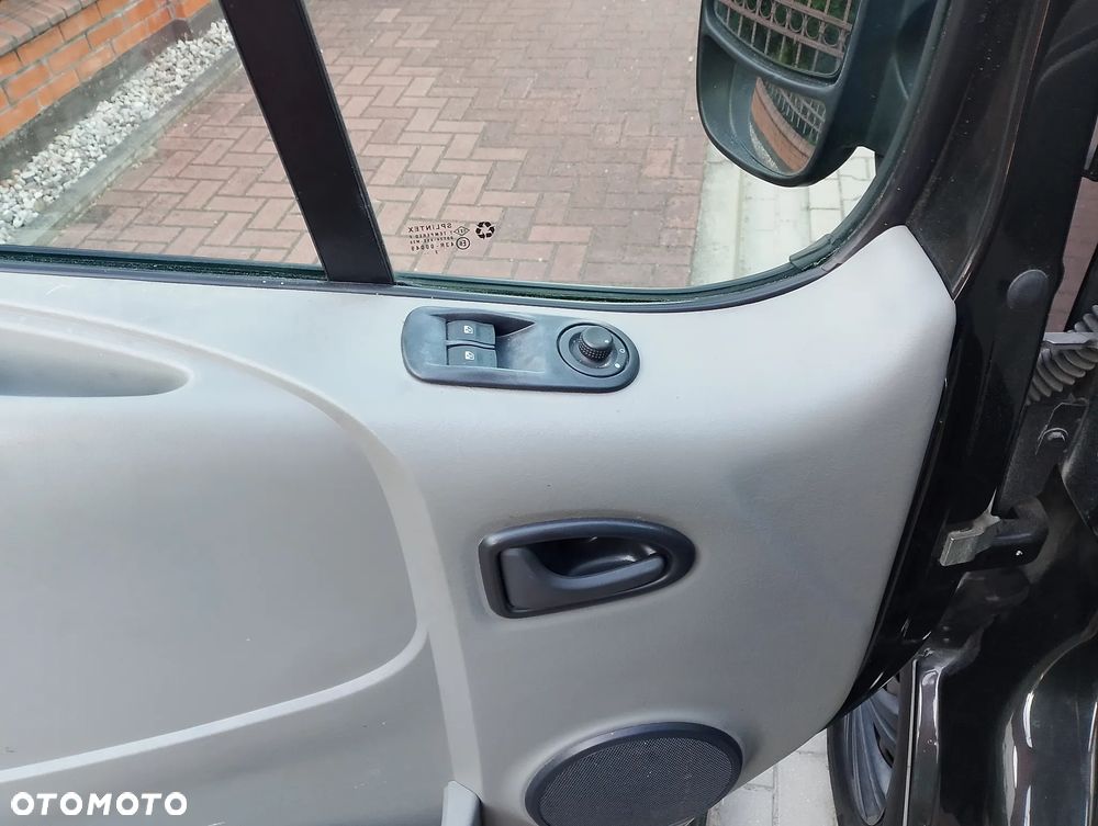 Renault TRAFIC - 18