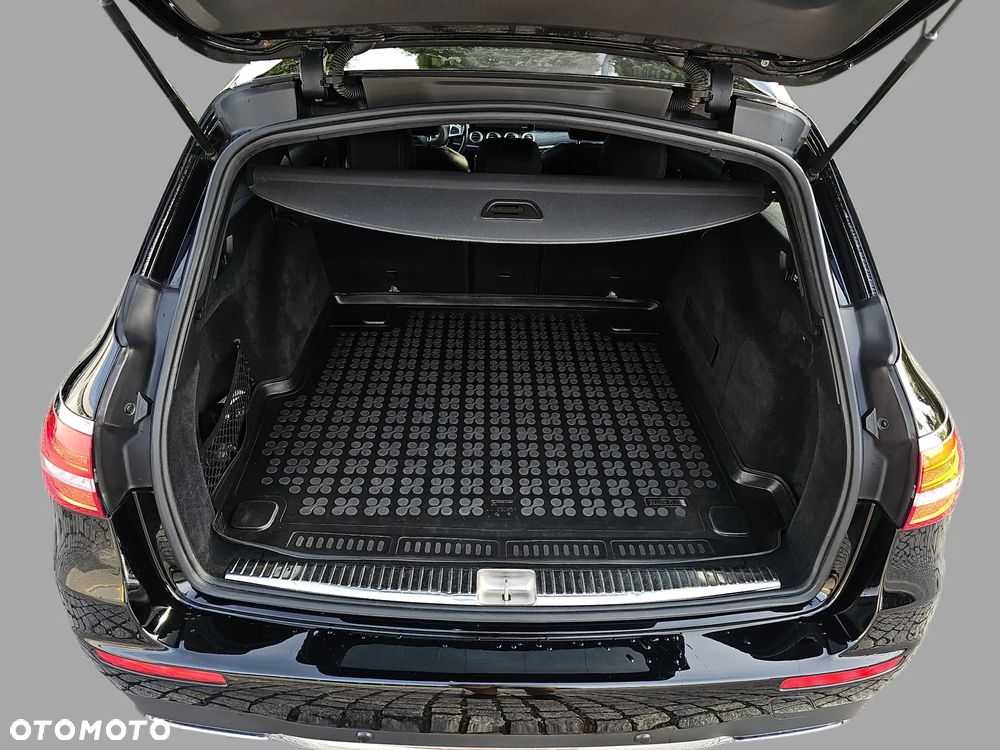 Mercedes-Benz Klasa E 220 d 9G-TRONIC - 26